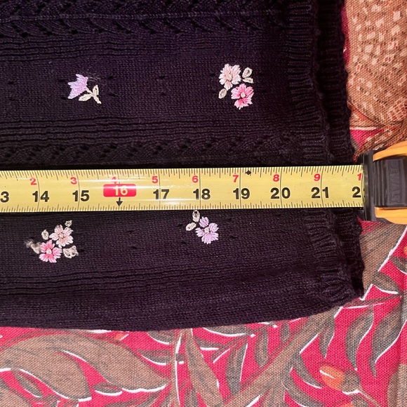 Vintage Jantzen Knit Short Sleeve Cardigan Embroidered Floral on Black Sz M/L - Picture 12 of 16
